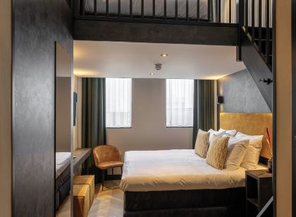 Monument Hotel