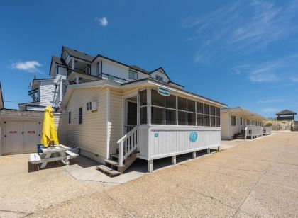 Oceanside Court by Kees Vacations