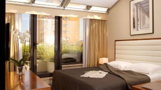 hotel-atrium