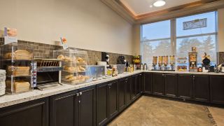 best-western-plus-travel-hotel-toronto-airport