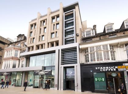 Premier Inn Edinburgh (Princes Street)