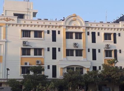 Hotel Apple Sai Residency