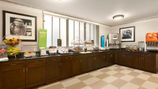 hampton-inn-chicago-downtown-n-loop-michigan-ave