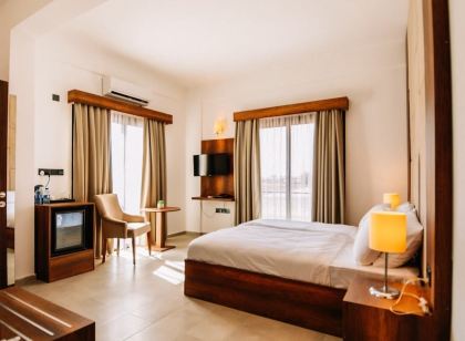 Cezar's Airport Hotel
