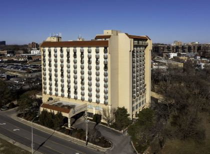 Embassy Suites by Hilton Kansas City Plaza