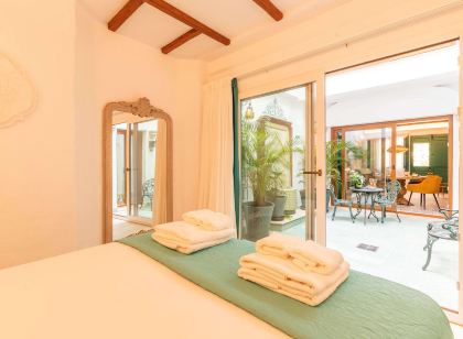 Casa Esmeralda Luxury Boutique Apartments Old Town