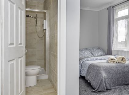 Shirley House 2 Self Catering Guest House 10 Min Walk to Southampton General Hospital