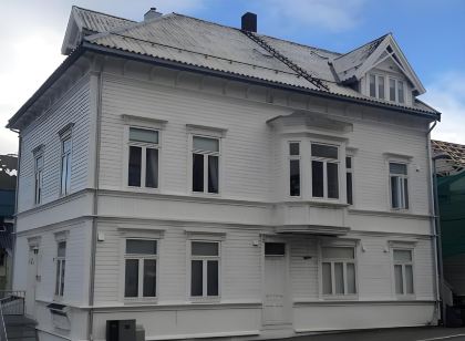 Enter Viking Hotel