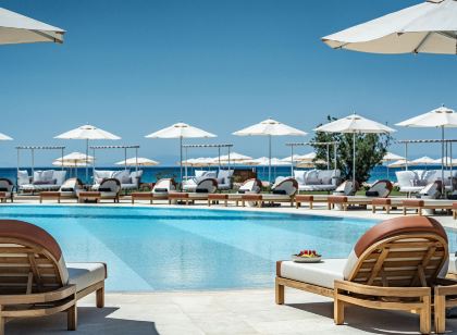 91 Athens Riviera, the Resort