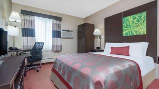 ramada-by-wyndham-minneapolis-golden-valley