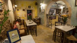 nostos-hotel