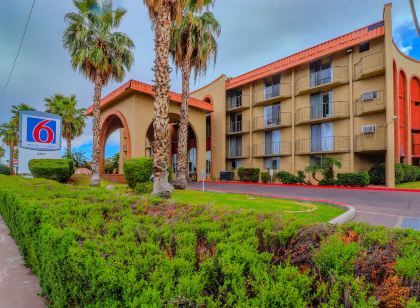 Motel 6 Phoenix, AZ – Sky Harbor