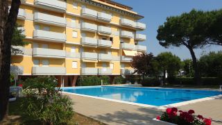 apartment-with-pool-in-excellent-location-by-beahost-rentals