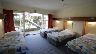 te-anau-lakefront-backpackers