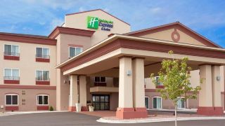 holiday-inn-express-and-suites-antigo