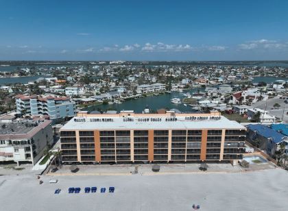 Villa Madeira 303 beautiful 3br condo directly on the beach stunning gulf views!