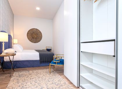 Modern apartment located in the city center. Recaredo VII