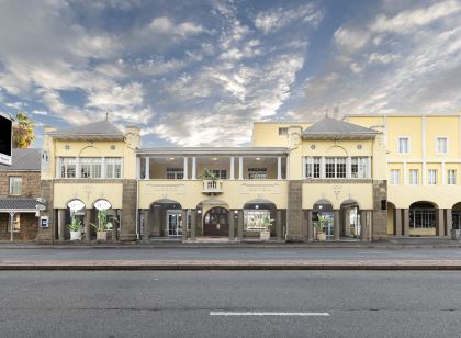Queens Hotel by Bon Hotels