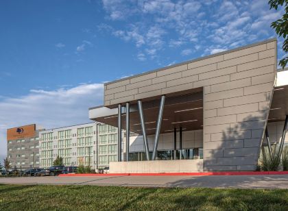 DoubleTree by Hilton Omaha Southwest
