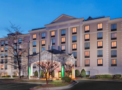 Holiday Inn & Suites Raleigh-Cary (I-40 @Walnut St)