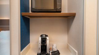 holiday-inn-express-and-suites-las-vegas-e-tropicana