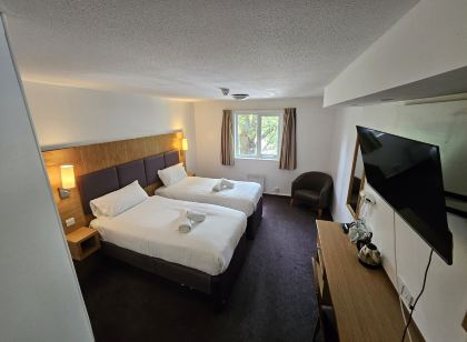 V Lodge Manchester