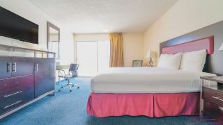 royal-plaza-inn-indio