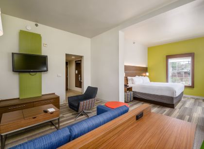 Holiday Inn Express & Suites Phoenix Airport