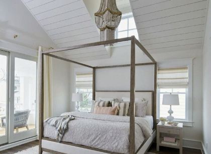 Stunning Marnie Custom Home Walk to Beach & Town
