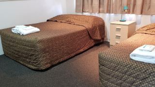 the-commercial-hotel-motel