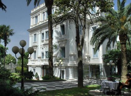 Hotel Flora