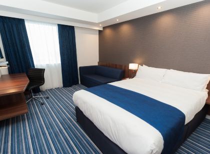Holiday Inn Express Aberdeen Airport