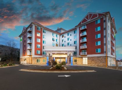 Holiday Inn Express & Suites ASHEVILLE DOWNTOWN by IHG