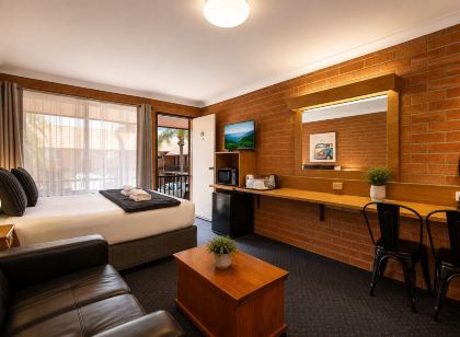 Royal Palms Motor Inn
