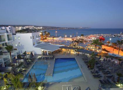 Limanaki Beach Hotel & Suites
