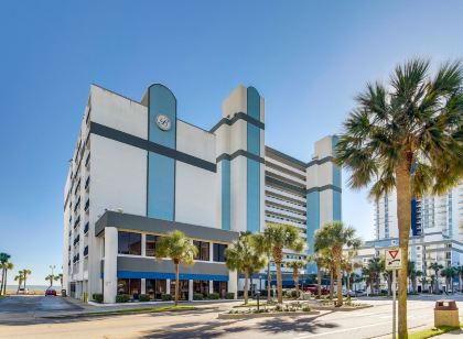Oceanfront Boardwalk Condo w Private Balcony & Close to the Beach
