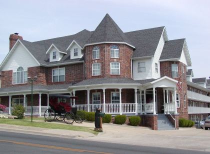 Carriage House Inn