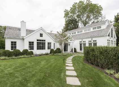 Stunning Hampton Holiday Family Fantasy for your Team