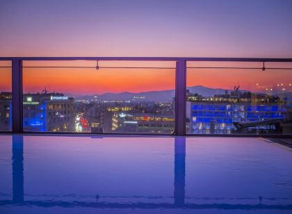 Novus City Hotel