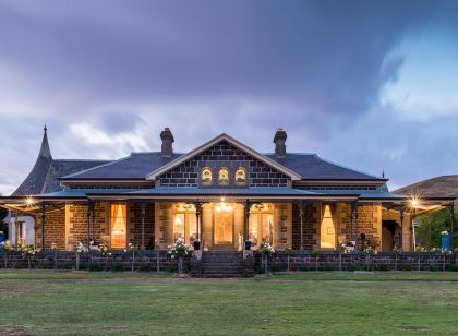Coragulac House Cottages