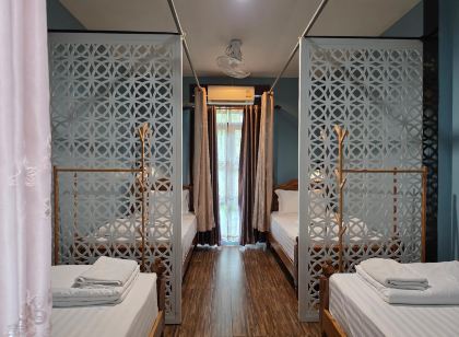 블룸 카페 & 호스텔 리페