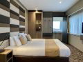 xo-hotels-blue-tower
