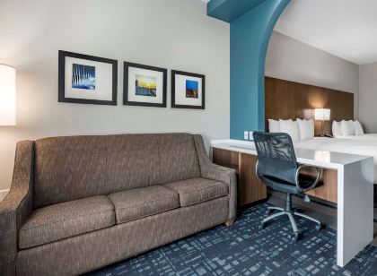 Comfort Suites Fort Lauderdale Airport & Cruise Port