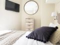 the-new-bond-street-loft-modern-1bdr-city-centre-apartment