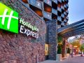 holiday-inn-express-edmonton-downtown-an-ihg-hotel