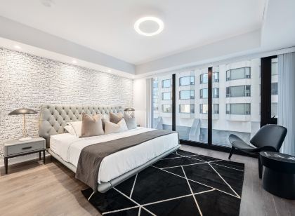Stallion Suites Yorkville