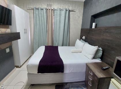 Latona Guest House