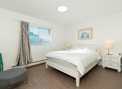 Welcome to Main floor 2 Bedrooms Suite A &10 minute walk from Metrotown Mall