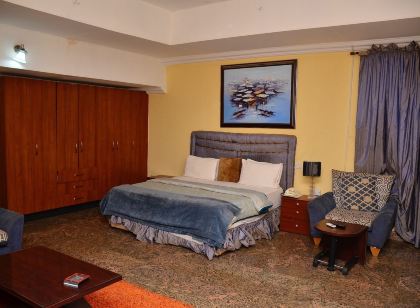 Yanna Lodge