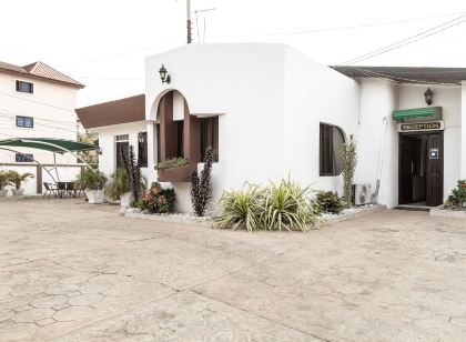 Hill View Hotel West Airport